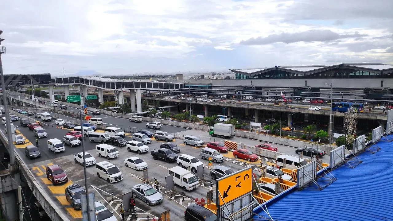 Palm Tree Condos Near Mnl Airport Terminal 3 By Elr Manilla 0*,
