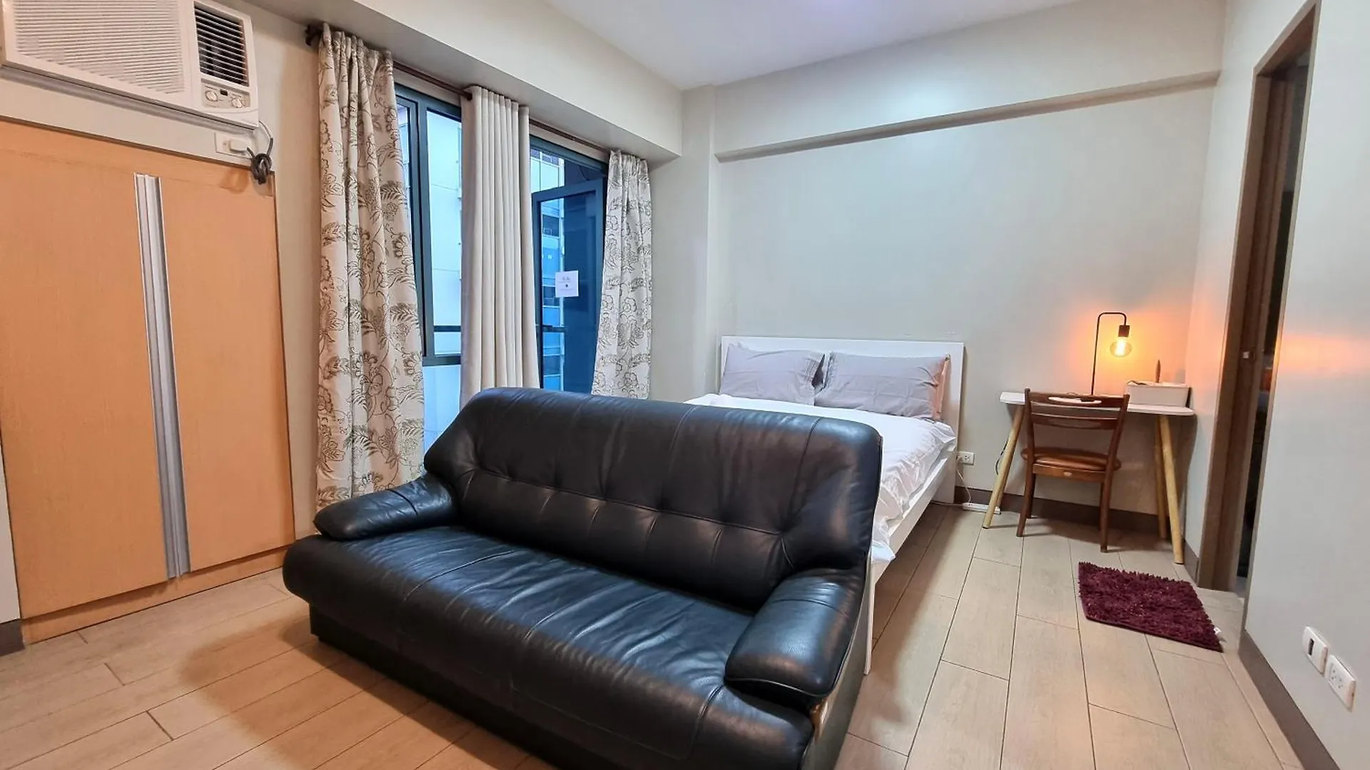 Palm Tree Condos Near Mnl Airport Terminal 3 By Elr Manilla 0*,  Filippijnen
