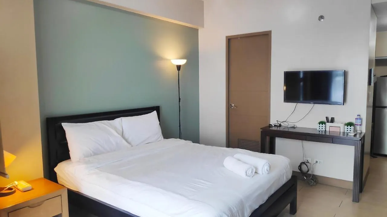 Palm Tree Condos Near Mnl Airport Terminal 3 By Elr Manila 0*,