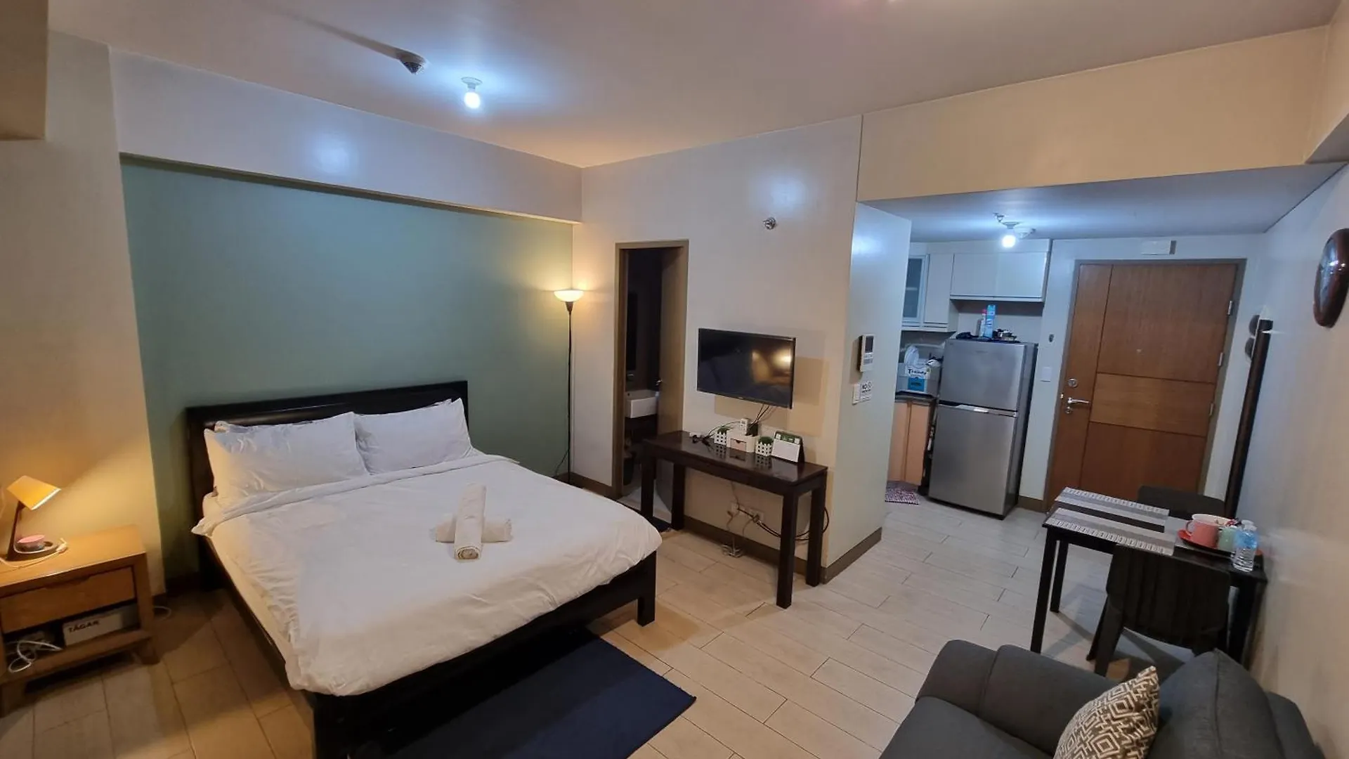 Palm Tree Condos Near Mnl Airport Terminal 3 By Elr contacts
