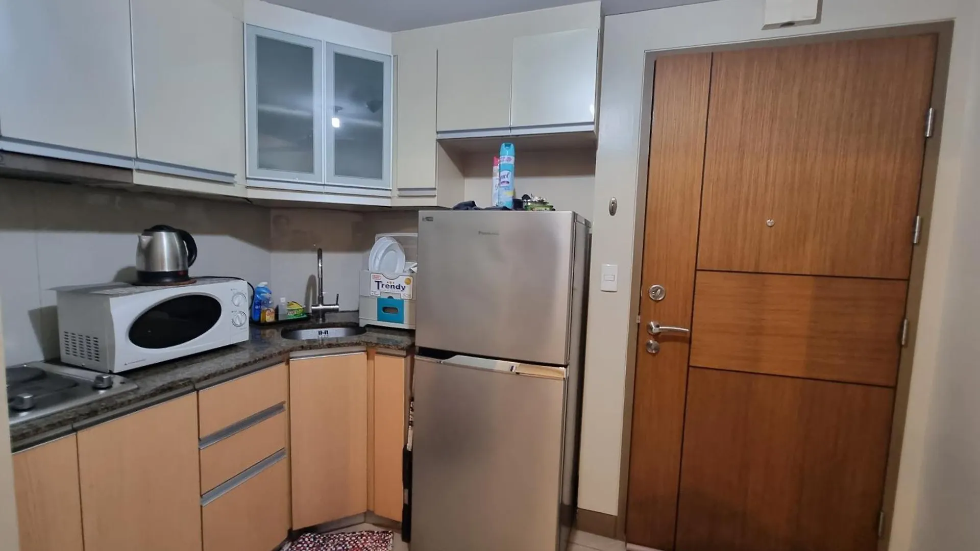 Palm Tree Condos Near Mnl Airport Terminal 3 By Elr Manila 0*,  Philippines