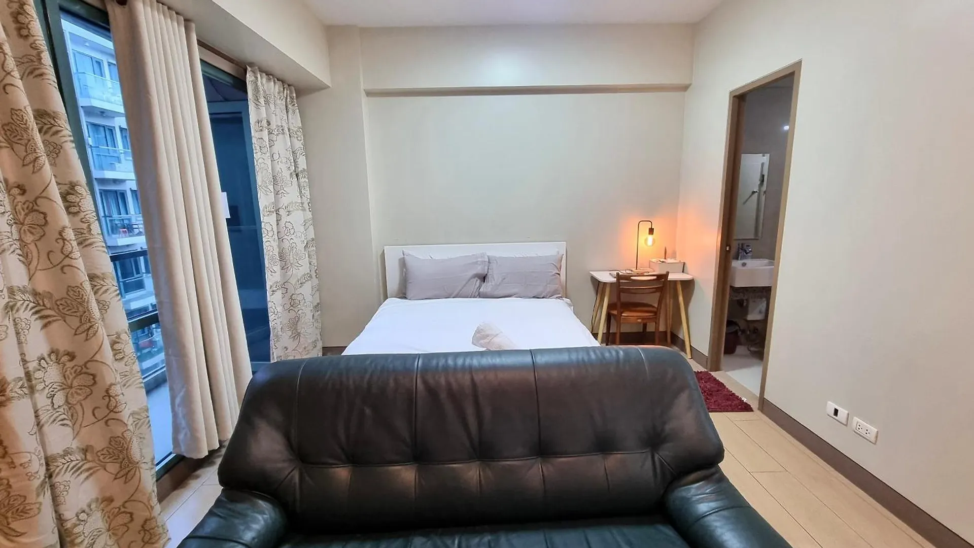 Palm Tree Condos Near Mnl Airport Terminal 3 By Elr Manila